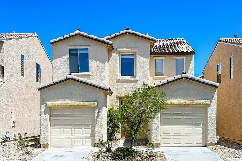 3 bed, 2.5 bath, 1387 sqft, $1,875 — Photo 1