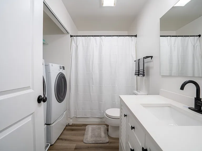 2237 Brookfield Ave — Photo 25