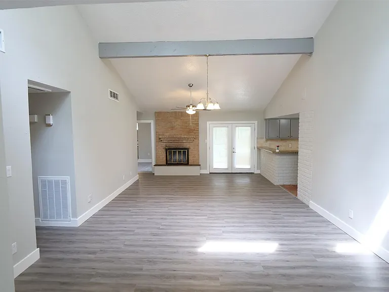 15654 Boulder Oaks Dr — Photo 4
