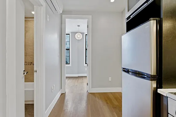 Rented by Safdie Realty Group | media 21