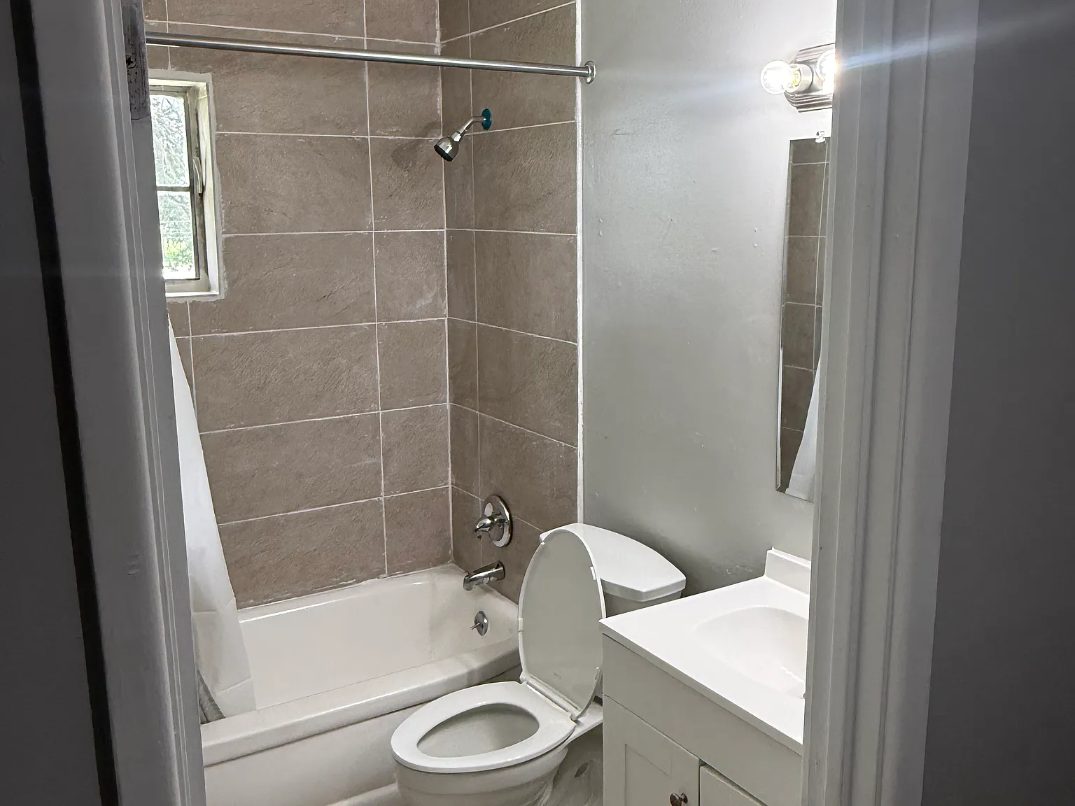 3413 Chauncey Ave — Photo 3