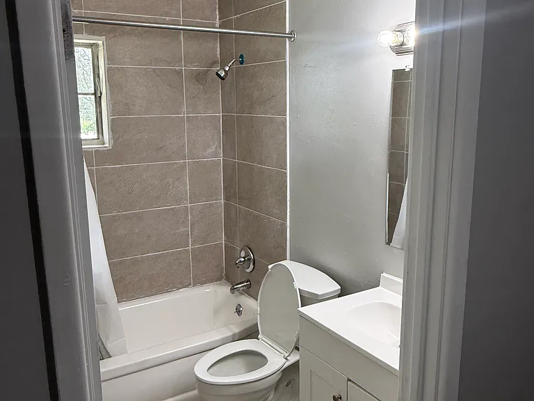 3413 Chauncey Ave — Photo 3