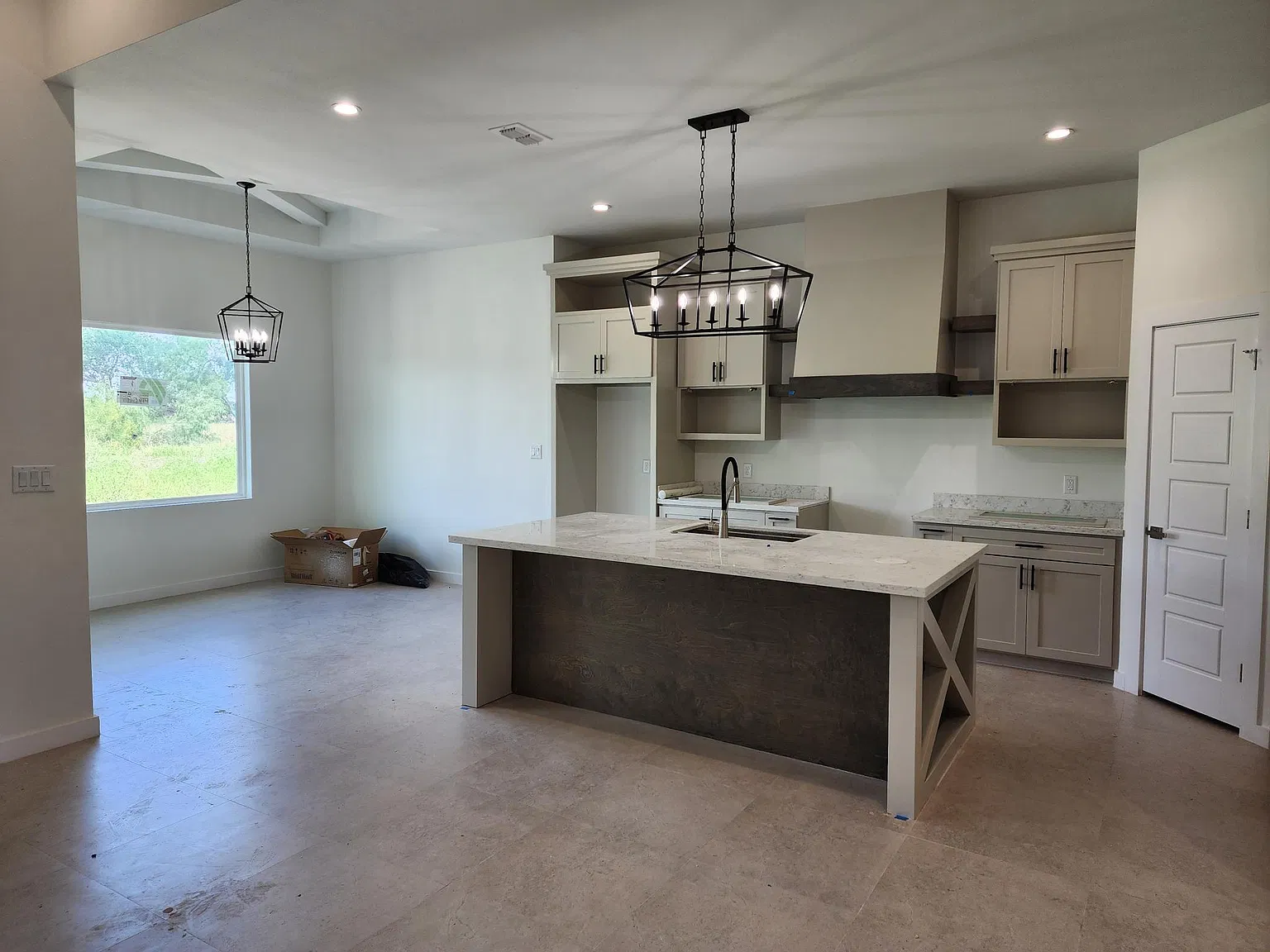3 bed, 2.5 bath, 1780 sqft, $2,400 — Photo 4