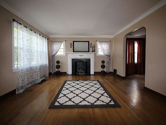 5th image of 2909 Noyes Ave SE