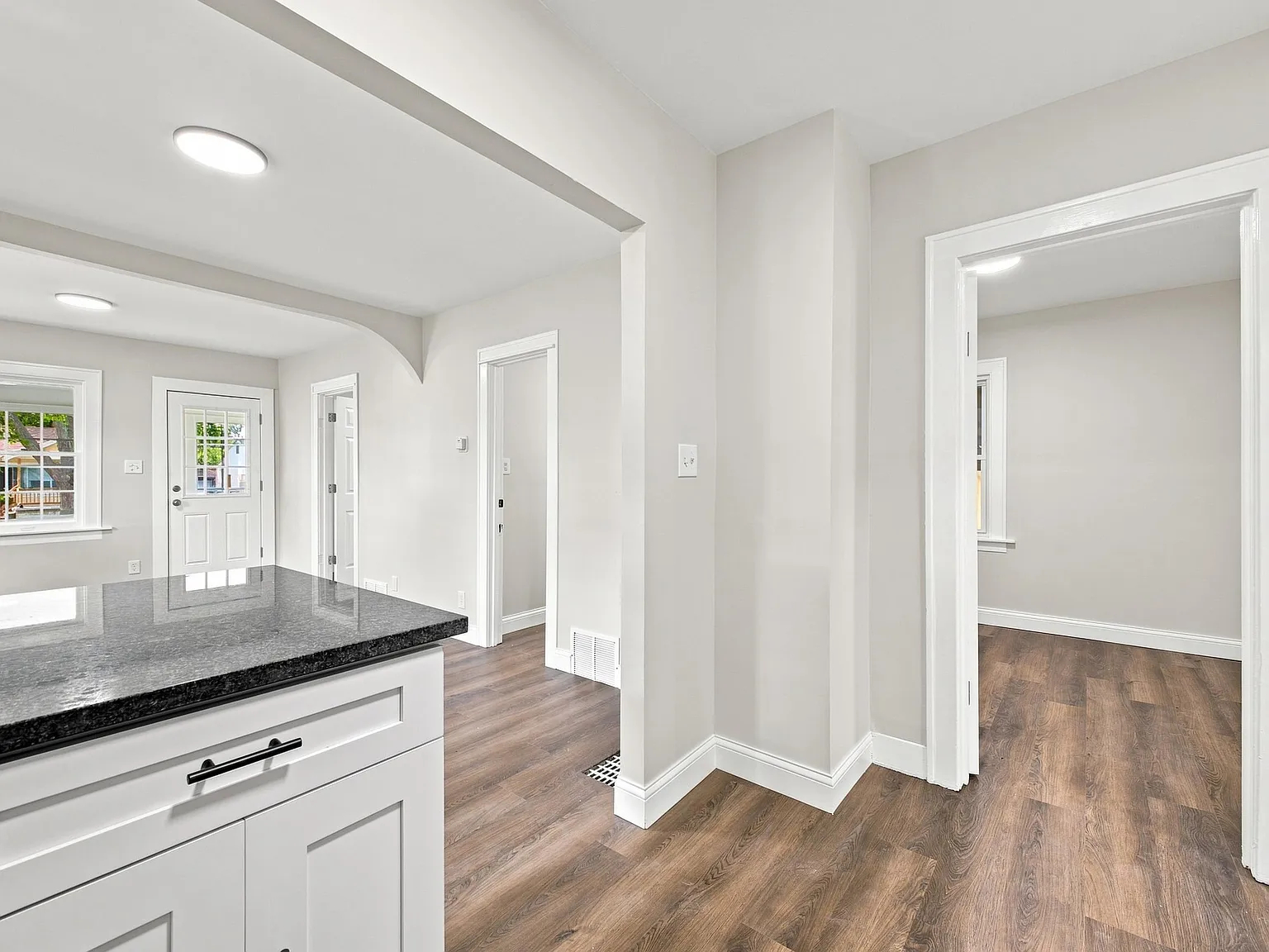 2 bed, 753 sqft, $1,395 — Photo 3