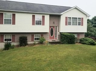 4255 Cider Press Rd, Slatington, PA 18080