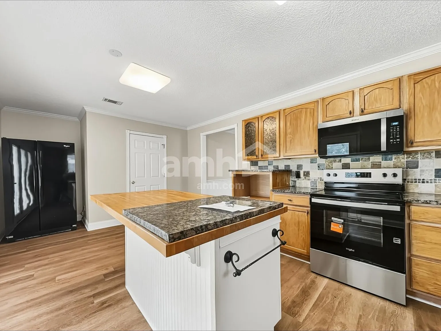 4 bed, 2.5 bath, 2202 sqft, $2,480 — Photo 3