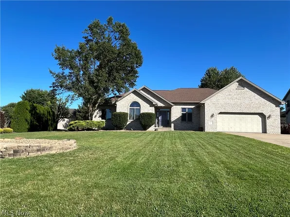 8707 Fairweather Trl, Youngstown, OH 44514
