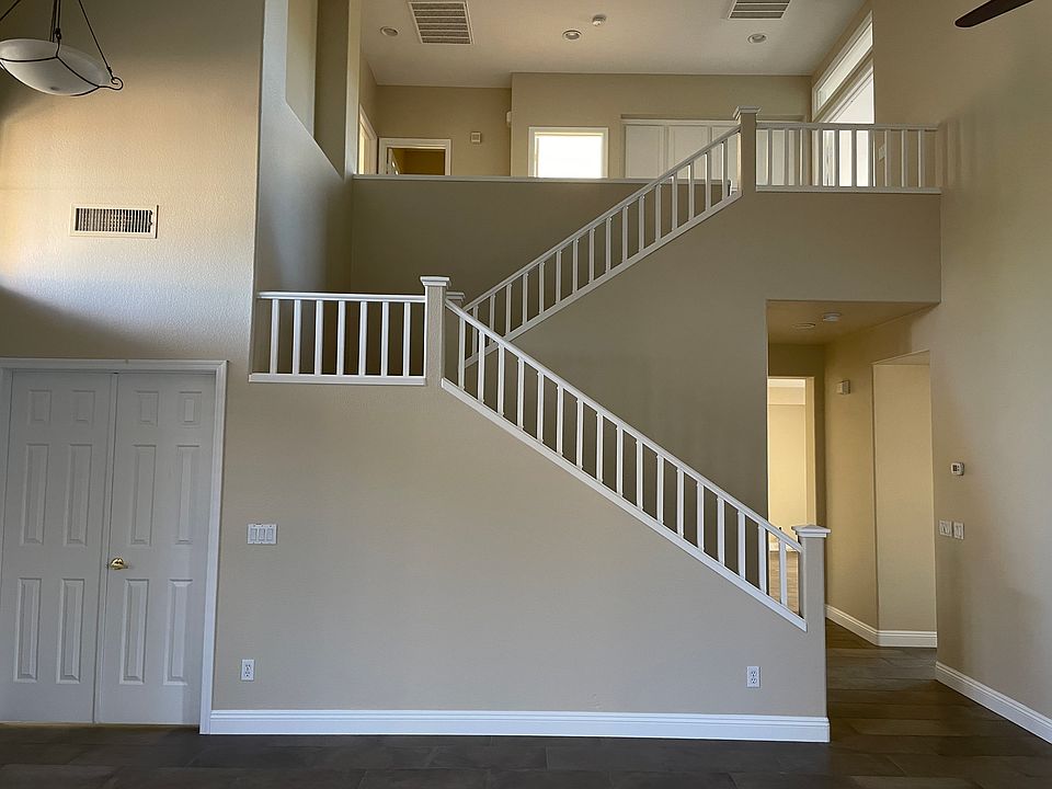 2nd image of 3212 W Steinbeck Dr
