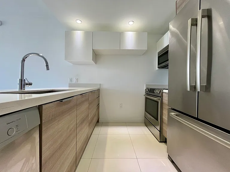 9940 W Bay Harbor Dr #3BN — Photo 10