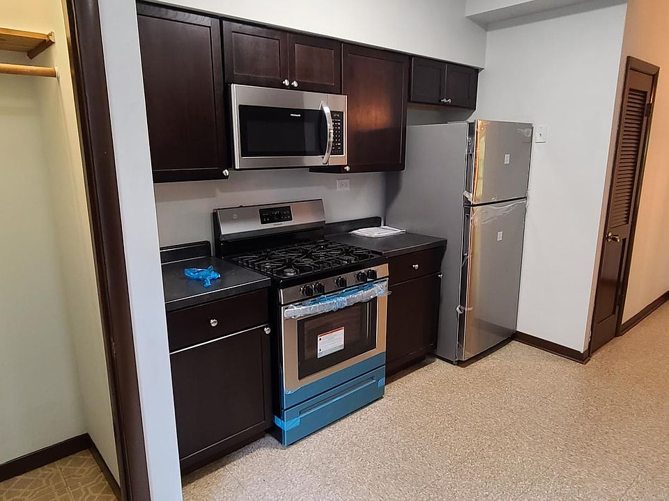 1st image of 2716 N Marshfield Ave #G