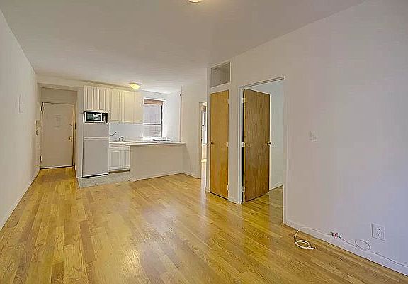 5th image of 141 W 10th St APT 4A