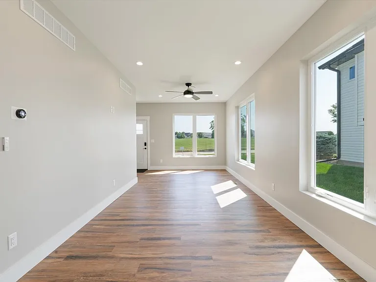 6136 Mississippi Ave — Photo 5