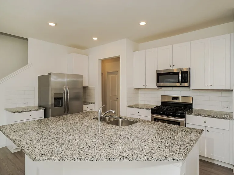 1217 White Willow — Photo 8