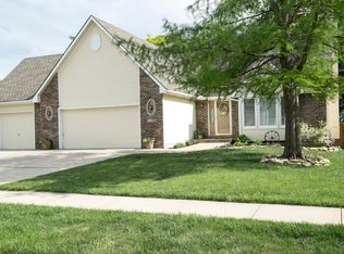 1105 SE 12th Ter, Lees Summit, MO 64081