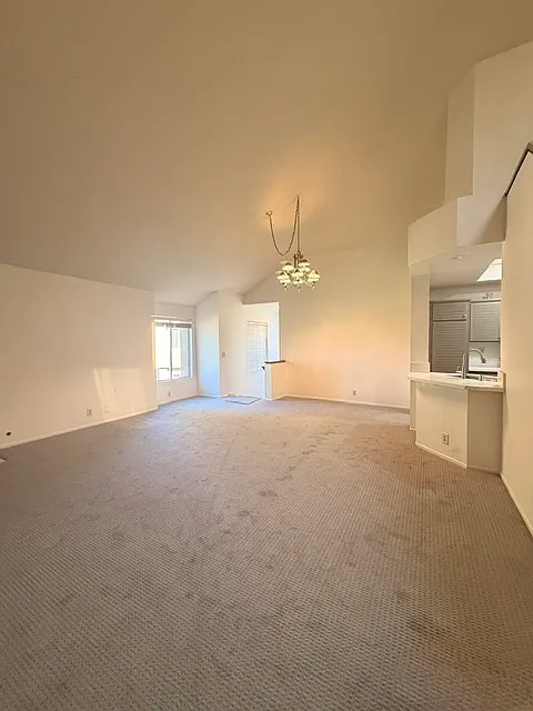 3 bed, 1682 sqft, $4,950 — Photo 4