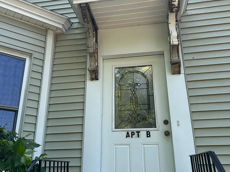 7 Pleasant St #B — Photo 5