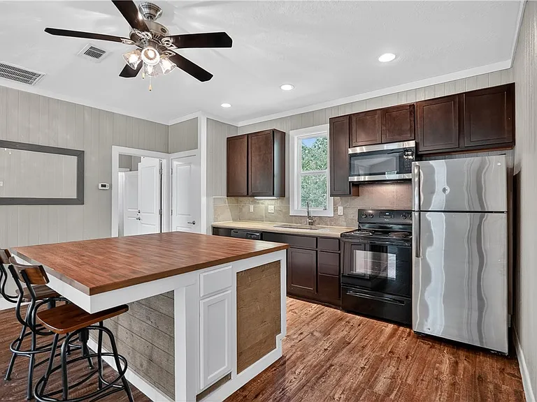 5428 Raymond Stotzer Pkwy — Photo 11