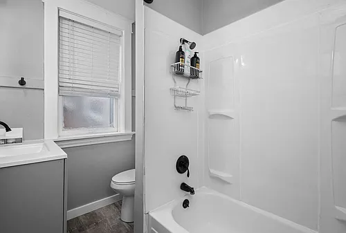 4915 Nottingham Ave #2F Photo 1