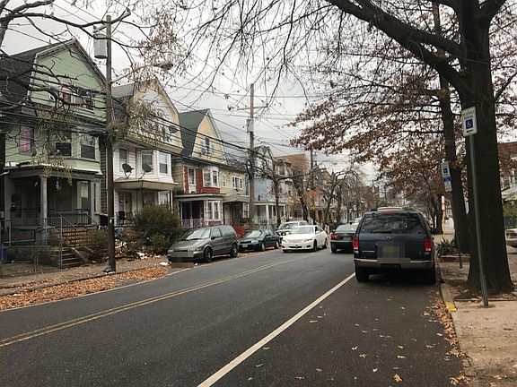 4th image of 300-302 Clifton Ave