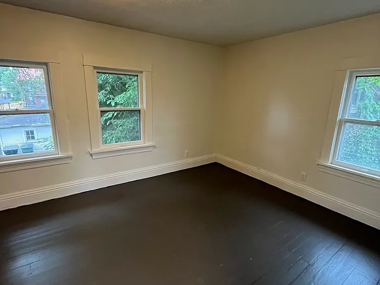 1125 Allen St — Photo 14