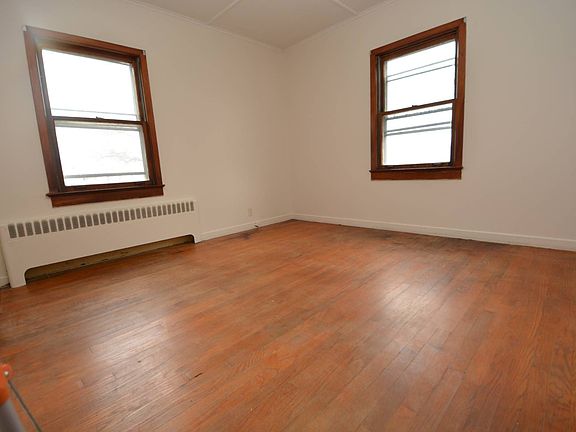 5th image of 52 Church St