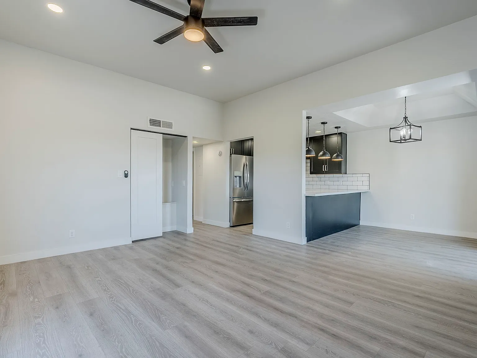 2959 N 68th Pl — Photo 3