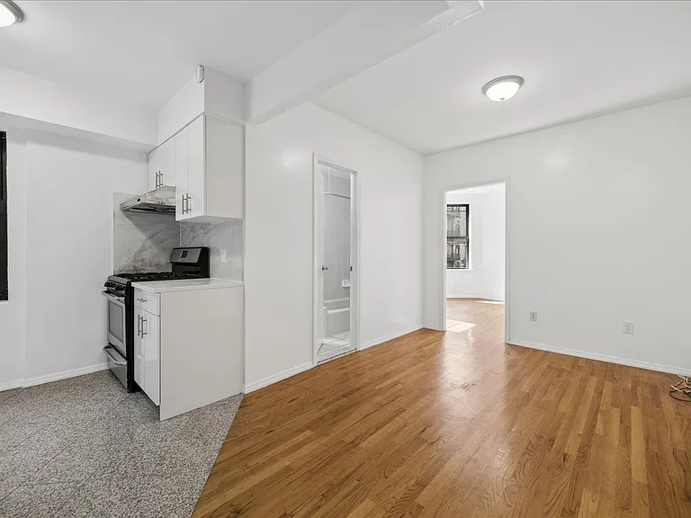 29 Spring St #4 — Photo 3