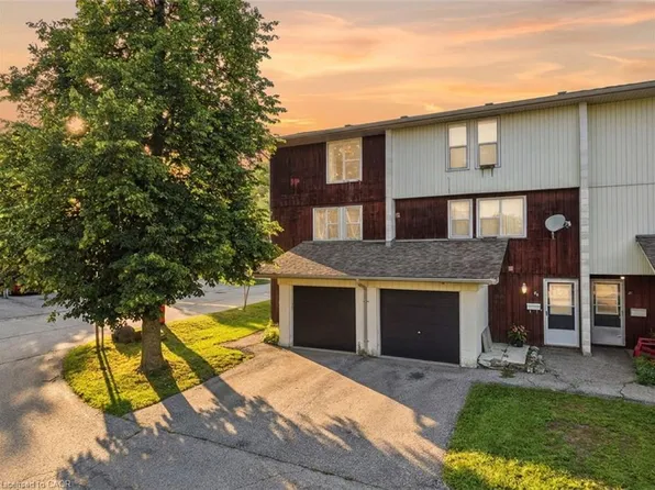 135 Chalmers St S #93, Cambridge, ON N1R 6M2