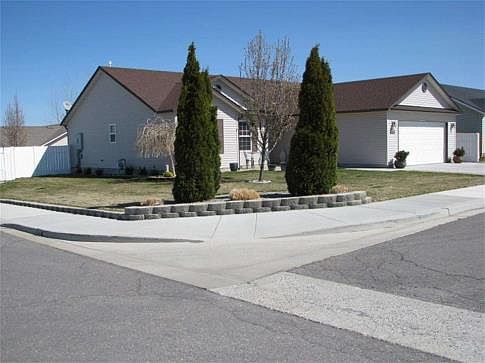 2nd image of 1658 Vista Dr