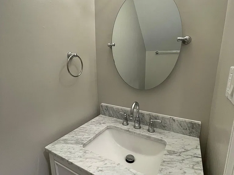 213 S Union St — Photo 14