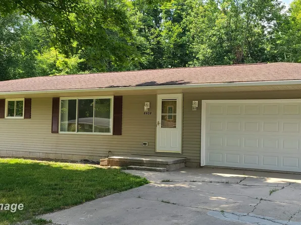 4404 Eastport Dr, Bridgeport, MI 48722