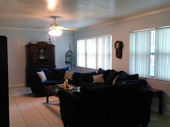 5th image of 832 72nd Ave N