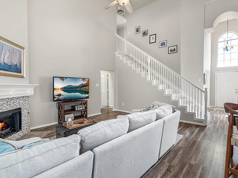 7914 Kristina Dr — Photo 9