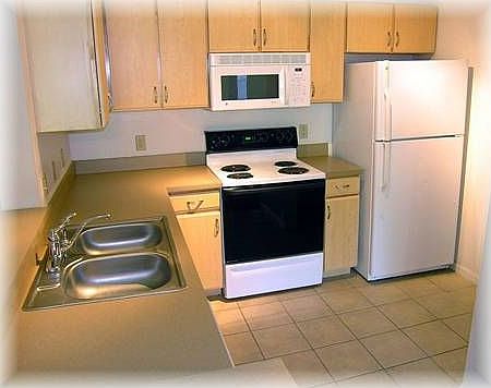 5th image of 940 Village Trl Unit 6-202