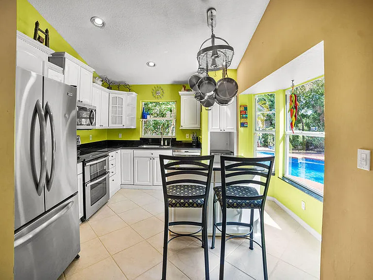 1256 Lake Breeze Dr — Photo 11