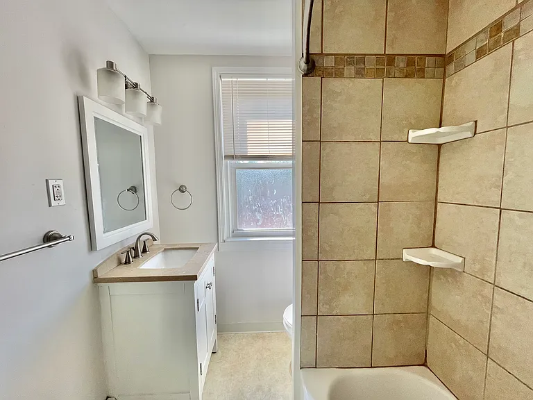 4241 Aldine St #1 — Photo 12