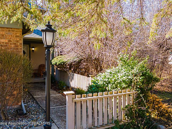 5th image of 1425 Somerset Close St
