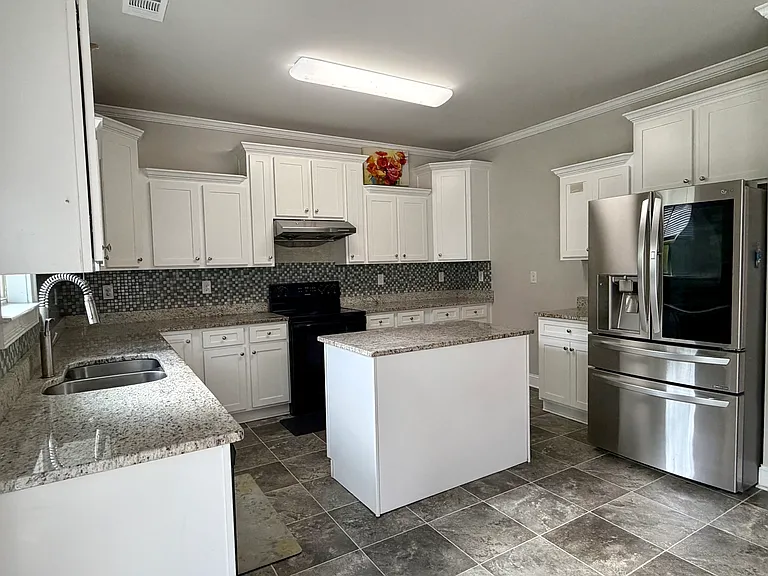235 Sanctuary Dr — Photo 6