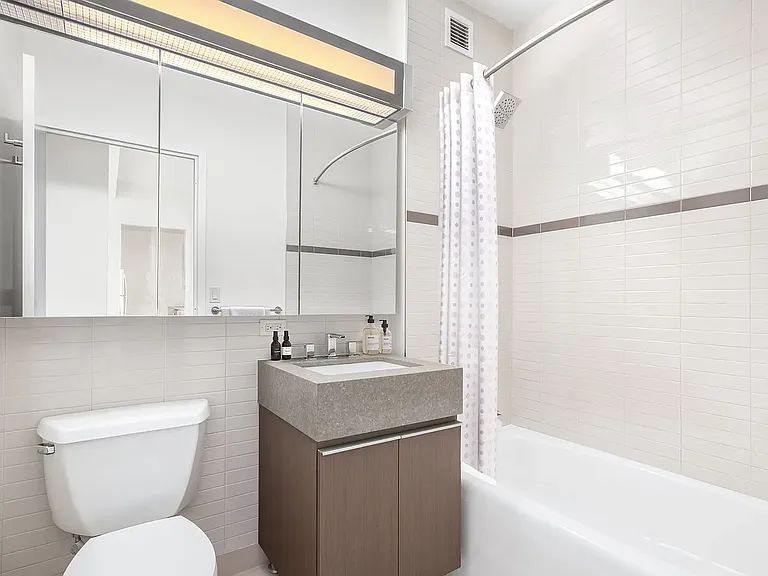 21 West St #28E — Photo 6