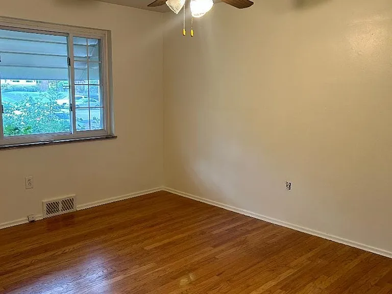 1574 Oak Knoll Dr #1 — Photo 12
