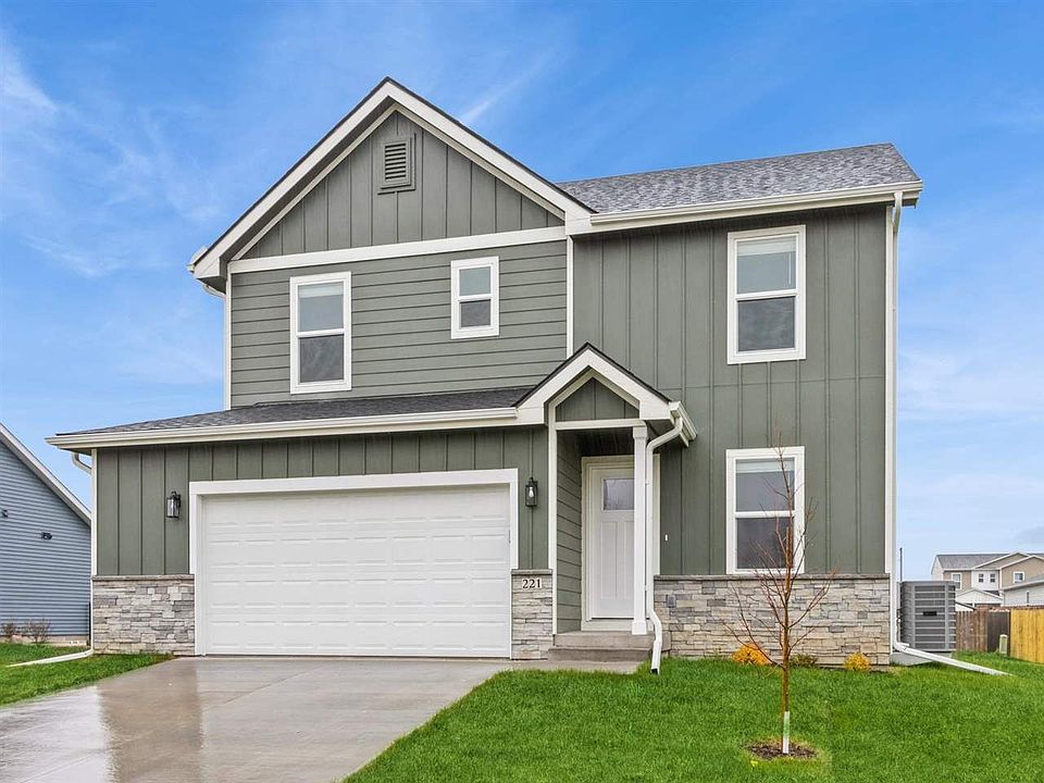 1st image of 221 Knoll Ridge Dr
