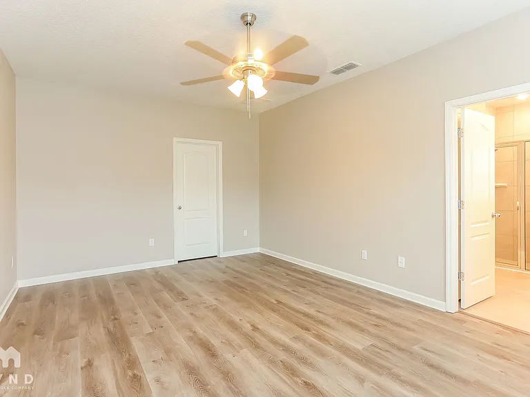 10925 Haws Ln — Photo 10