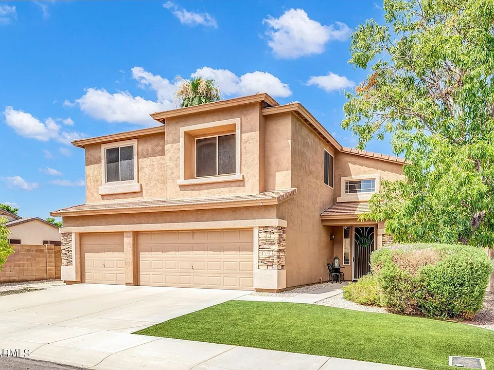 374 N Scott Dr