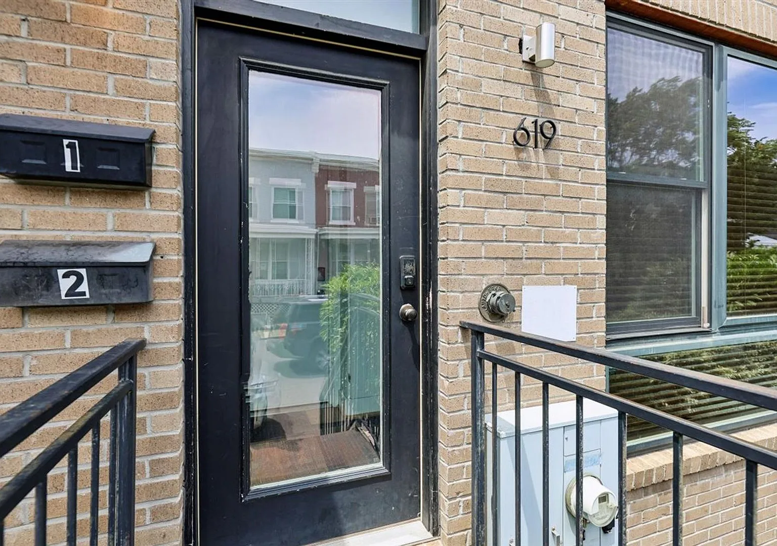 Stunning 2br/2.5bth Condo With Rooftop And Reserved Parking! Near Howard U! — Photo 3