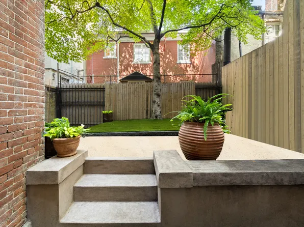 26 Washington Square N image 12 of 12