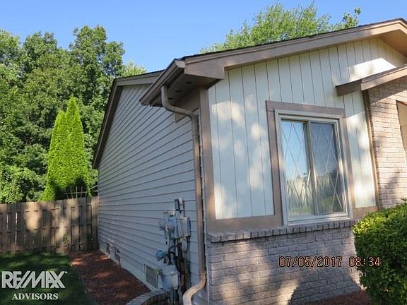 5th image of 50069 Pembroke Dr