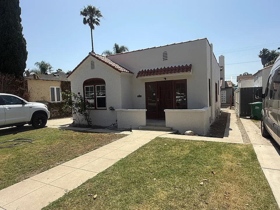1439 Park Ave