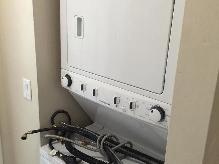 WASHER & DRYER UNIT / Full Size 27"