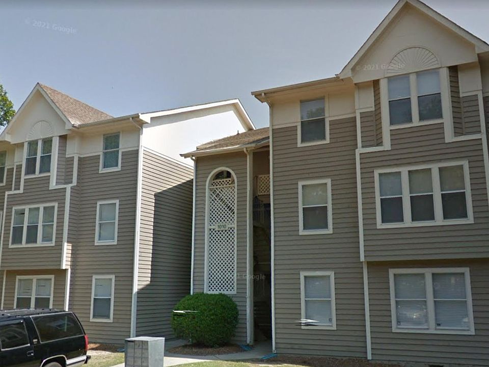 1st image of 1010 Wood Creek Dr APT 2
